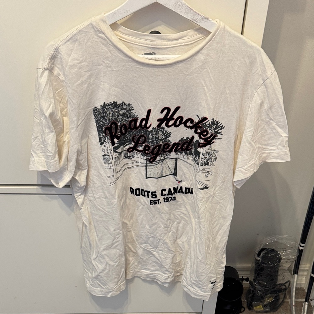 Roots White Graphic Tee - Road Hockey Legend
